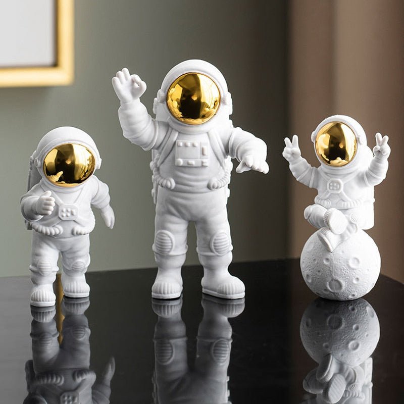 3Pc Astronaut Decor Action Figures and Moon Home Decor Resin Astronaut Statue Room Office Desktop Decoration Presents Boy Gift - homemotto