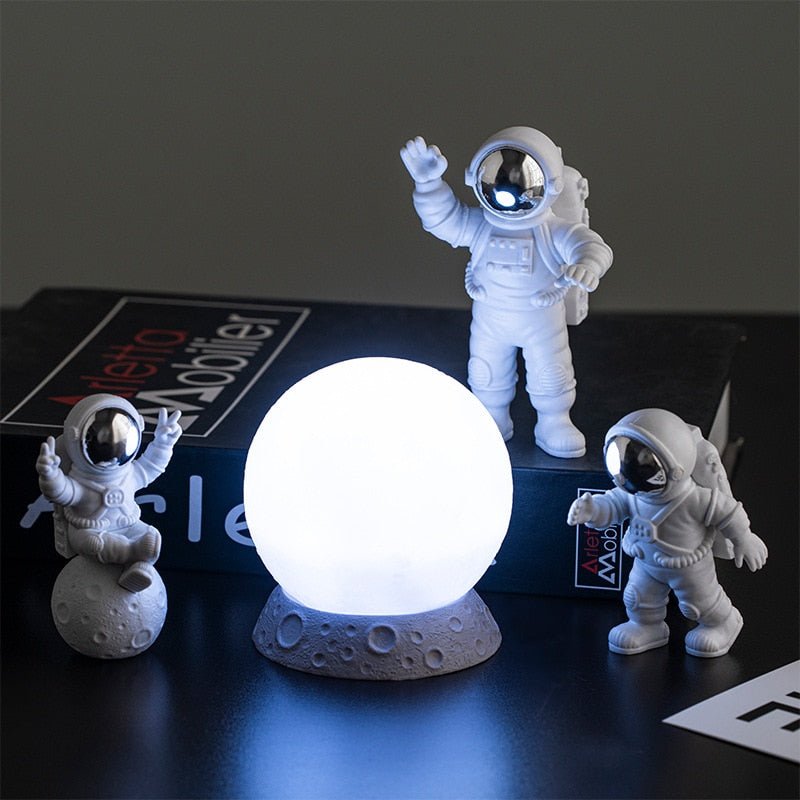 3Pc Astronaut Decor Action Figures and Moon Home Decor Resin Astronaut Statue Room Office Desktop Decoration Presents Boy Gift - homemotto