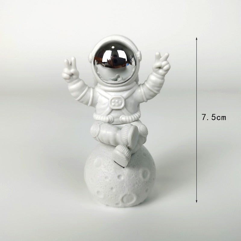3Pc Astronaut Decor Action Figures and Moon Home Decor Resin Astronaut Statue Room Office Desktop Decoration Presents Boy Gift - homemotto
